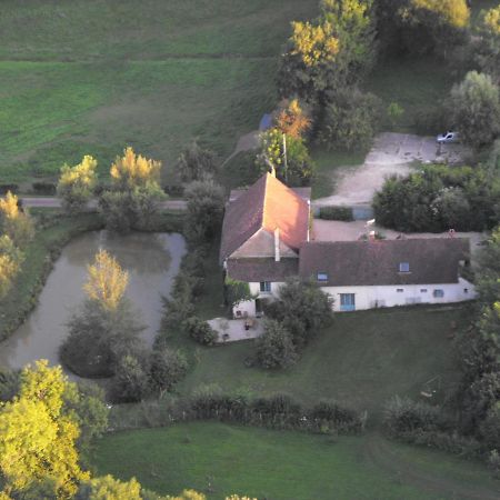 瓦亨地区酒店 Saint-Amand-en-Puisaye 外观 照片