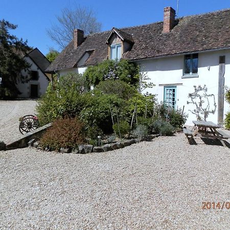 瓦亨地区酒店 Saint-Amand-en-Puisaye 外观 照片