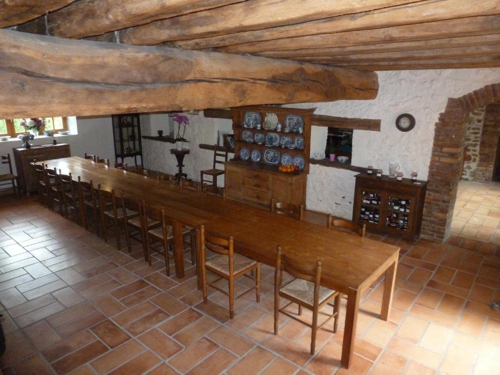 瓦亨地区酒店 Saint-Amand-en-Puisaye 外观 照片